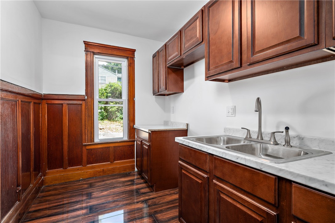 628 Cumberland Hill Road Woonsocket, RI 02895 - Photo 14 of 39