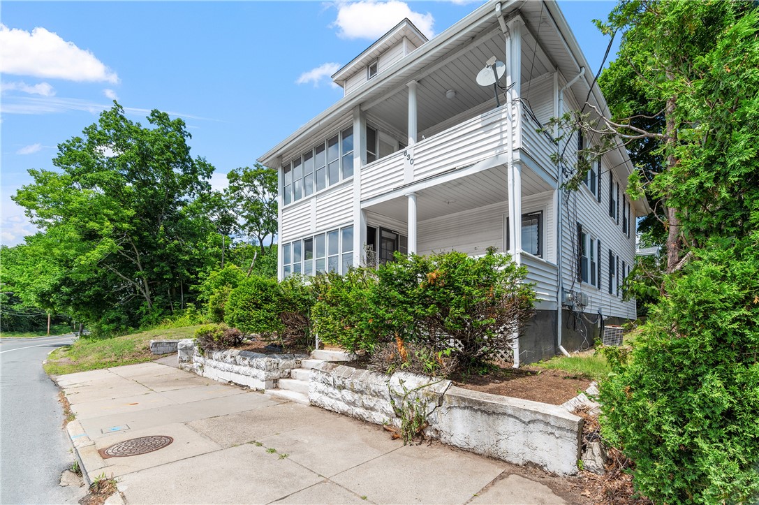 628 Cumberland Hill Road Woonsocket, RI 02895 - Photo 9 of 39