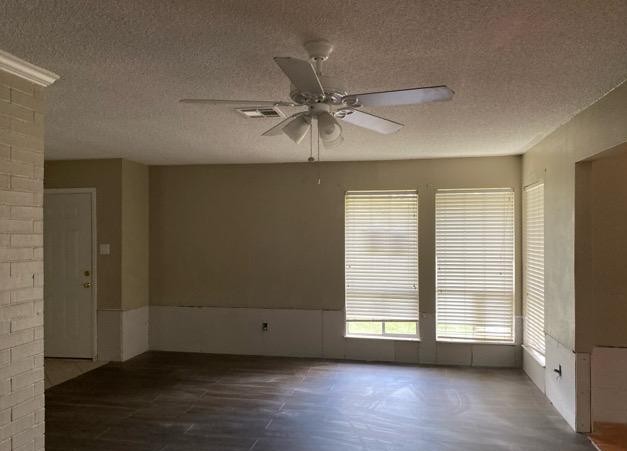 18703 Artesian Way Humble, TX 77346 - Photo 5 of 26