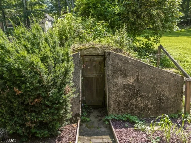 a picture of a counter top