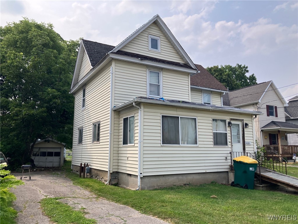 22 Genesee Street Perry, NY 14530 - Photo 2 of 9