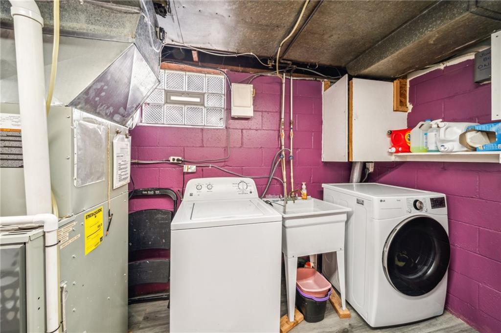 1013 Silver Lane McKees Rocks, PA 15136 - Photo 23 of 33 Lower level Laundry