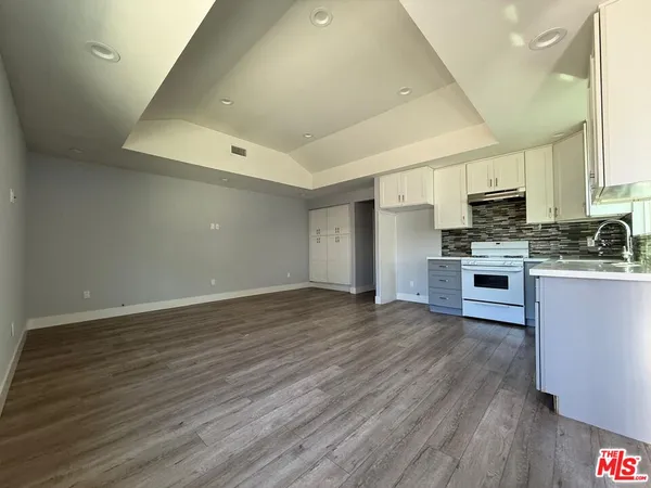 $2,800 | 8168 Whitsett Avenue, North Hollywood, CA 91605