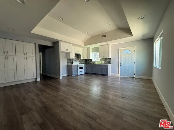 $2,800 | 8168 Whitsett Avenue, North Hollywood, CA 91605