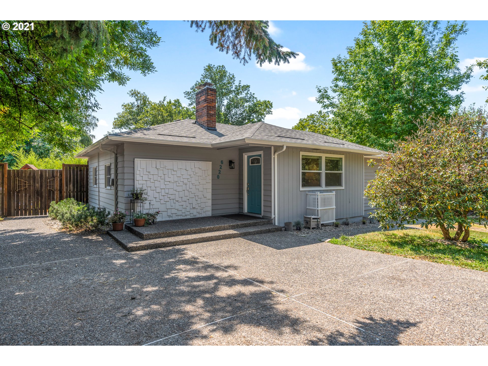 6220 Southwest Taylors Ferry Road Portland, OR 97219 - Photo 1 of 32 Gallery Image 1
