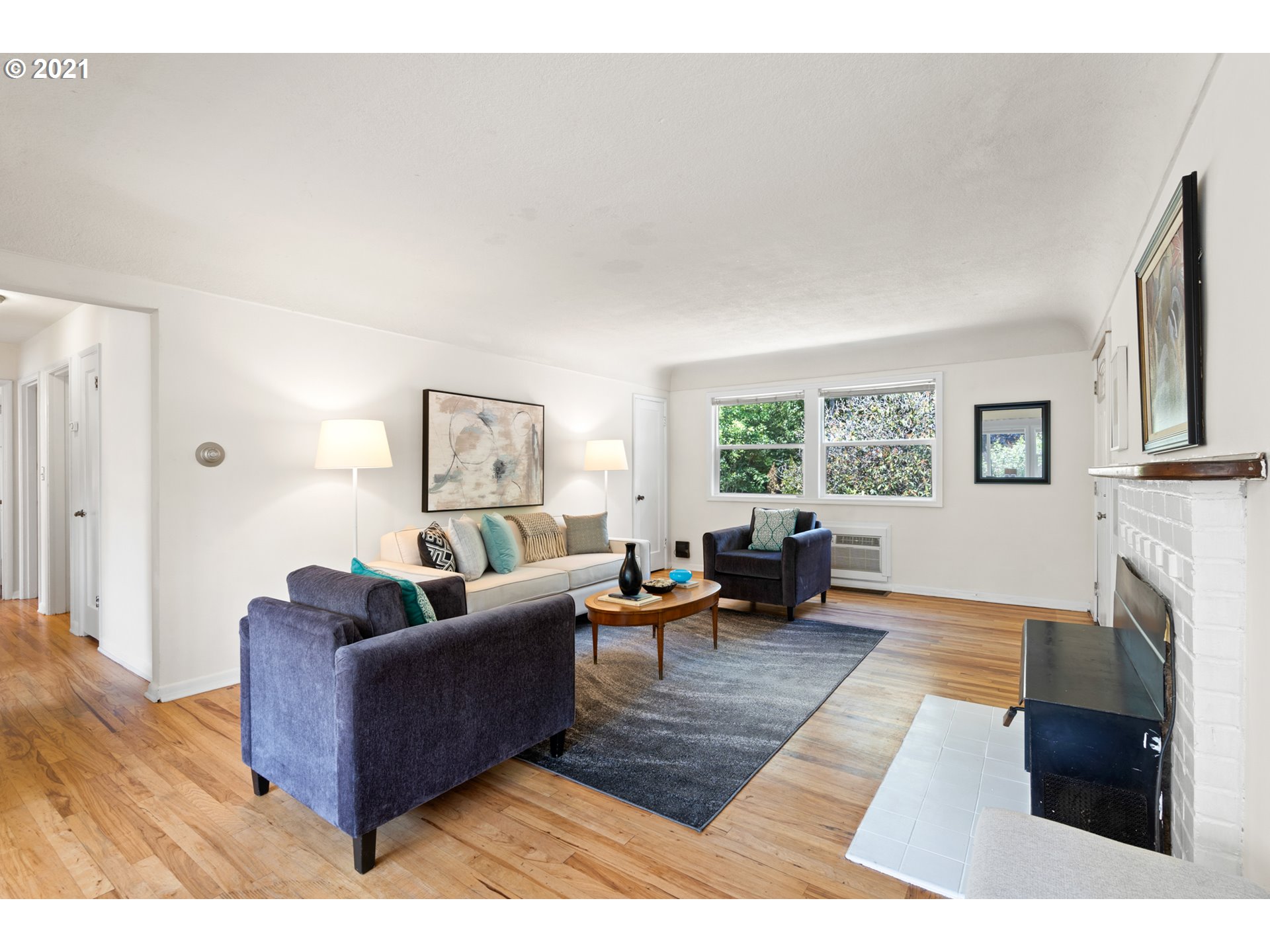 6220 Southwest Taylors Ferry Road Portland, OR 97219 - Photo 8 of 32 Gallery Image 8