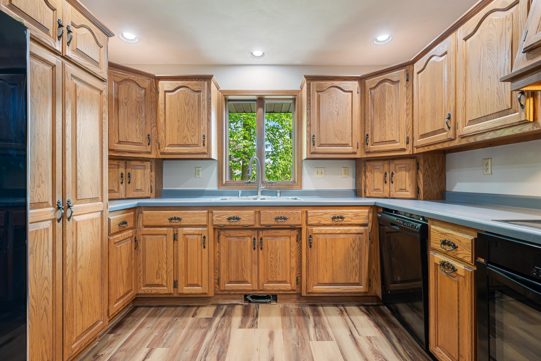 1711 Robin Way Appleton, WI 54915 - Photo 10 of 63