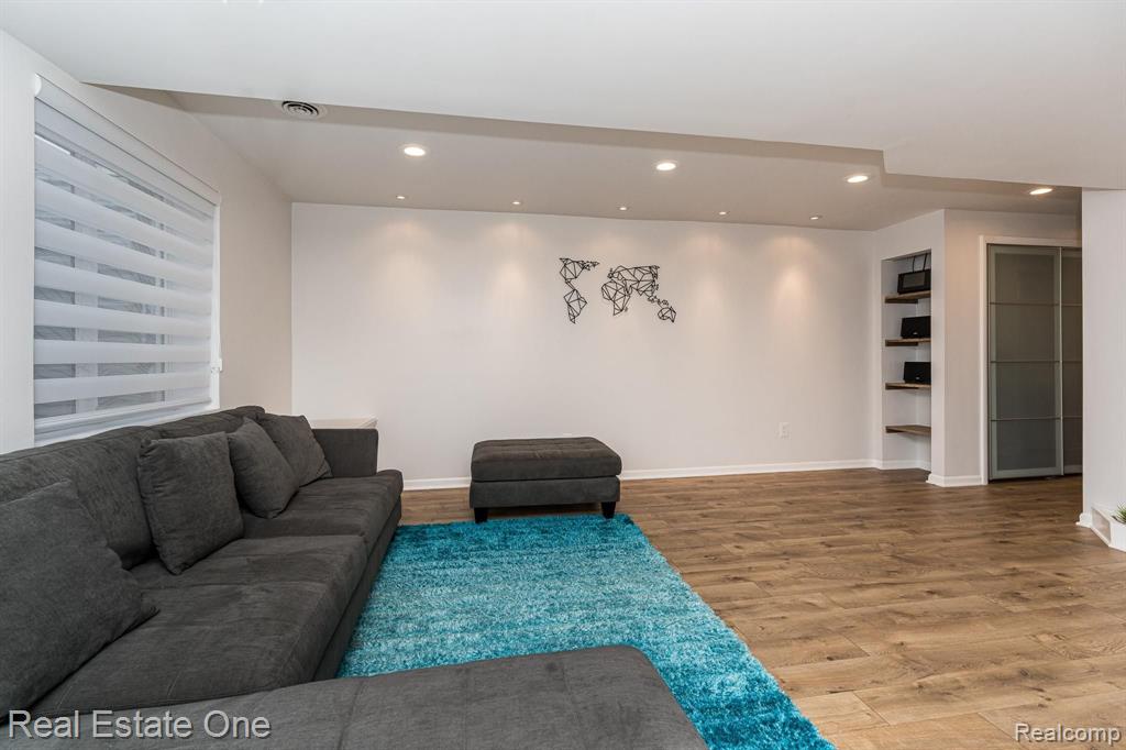 3296 Fantail Drive Rochester Hills, MI 48309 - Photo 31 of 41