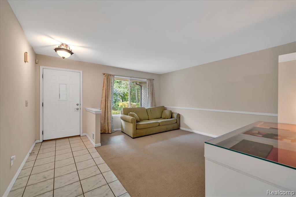 1370 South Boulevard Rochester, MI 48309 - Photo 13 of 65