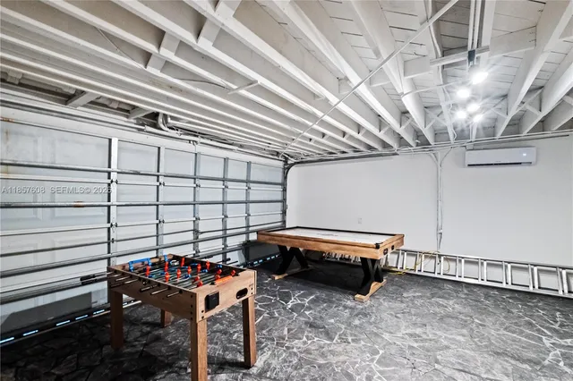 a view of backyard with garden