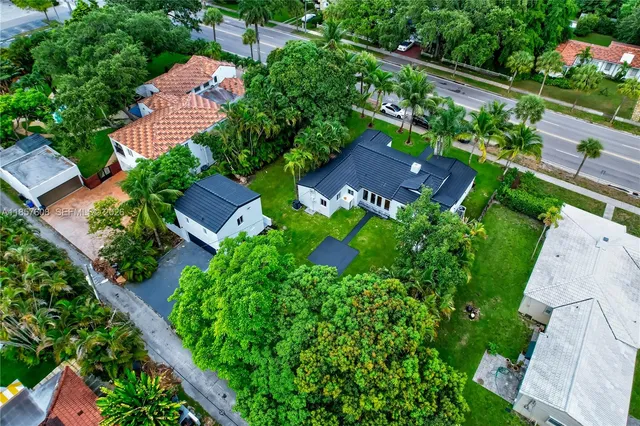 an aerial view of multiple house