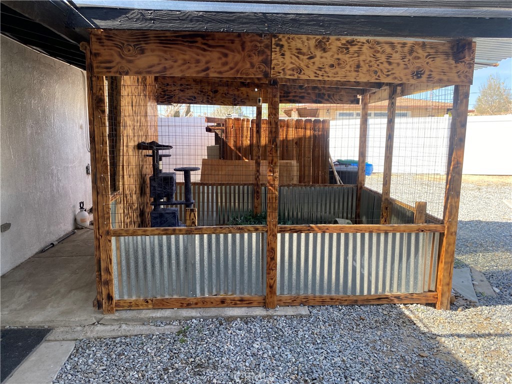 19236 Hupa Road Apple Valley, CA 92307 - Photo 12 of 39