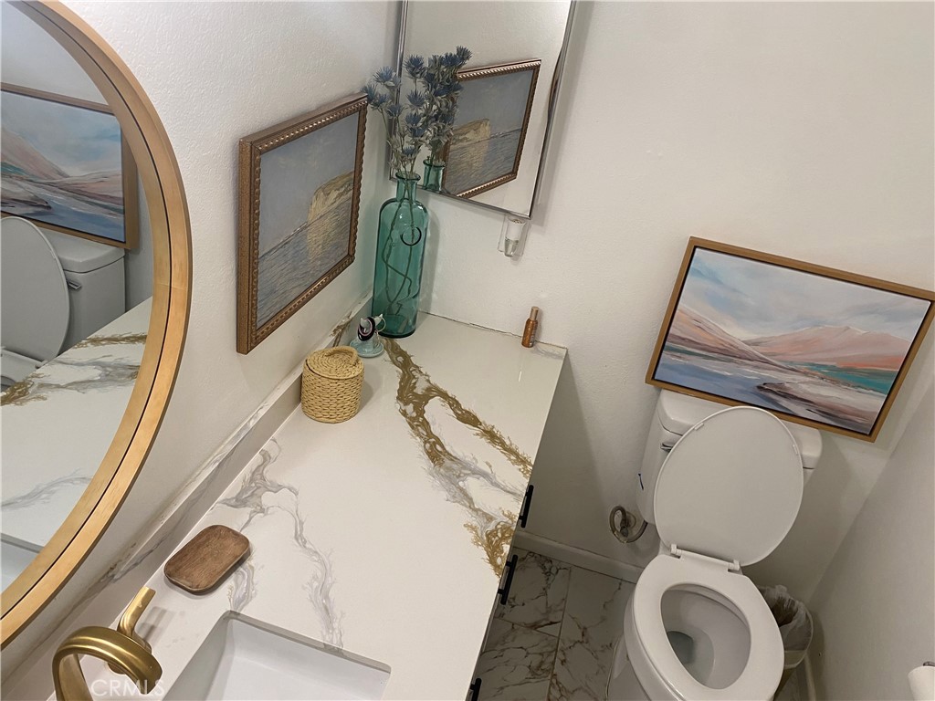 19236 Hupa Road Apple Valley, CA 92307 - Photo 25 of 39 bathroom 1