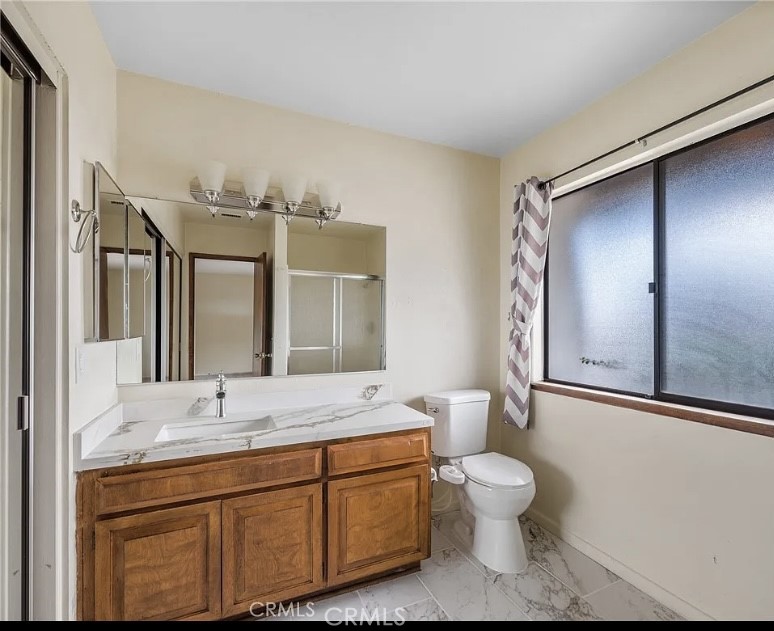 19236 Hupa Road Apple Valley, CA 92307 - Photo 29 of 39 bathroom 2