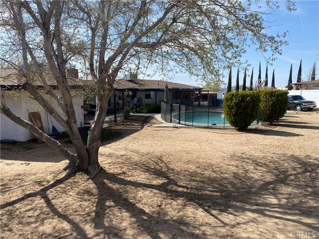 19236 Hupa Road Apple Valley, CA 92307 - Photo 6 of 39