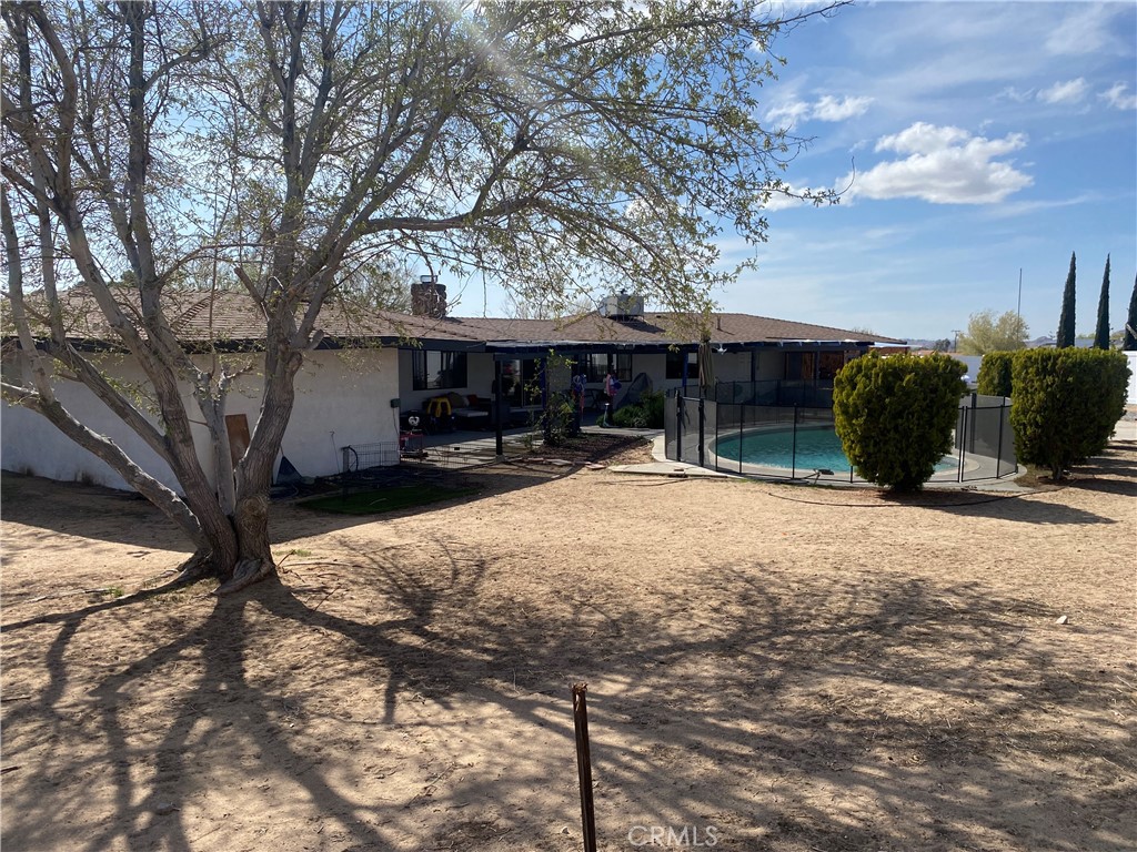 19236 Hupa Road Apple Valley, CA 92307 - Photo 9 of 39