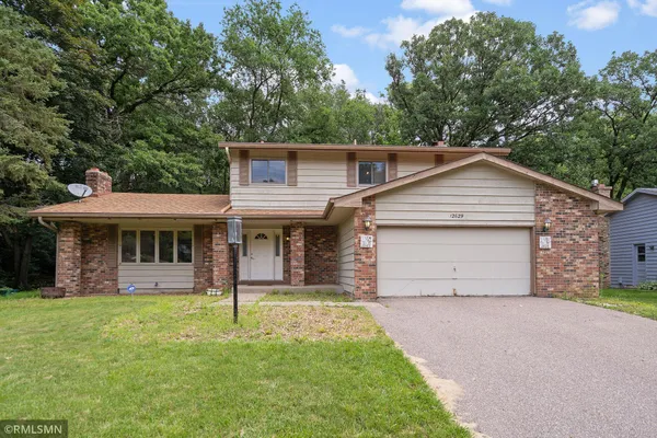 $399,000 | 12629 Parkwood Drive, Burnsville, MN 55337