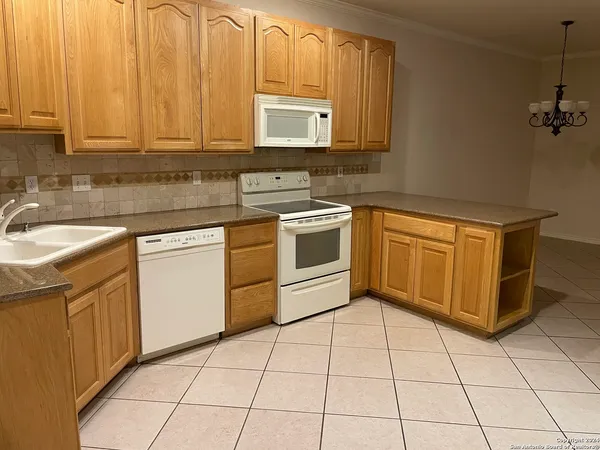 $2,500 | 432 Herff Street, Boerne, TX 78006