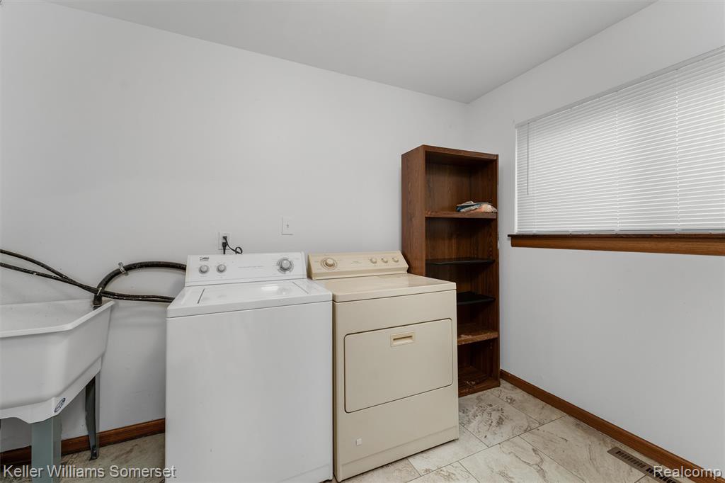 7263 Henry Street Center Line, MI 48015 - Photo 17 of 24