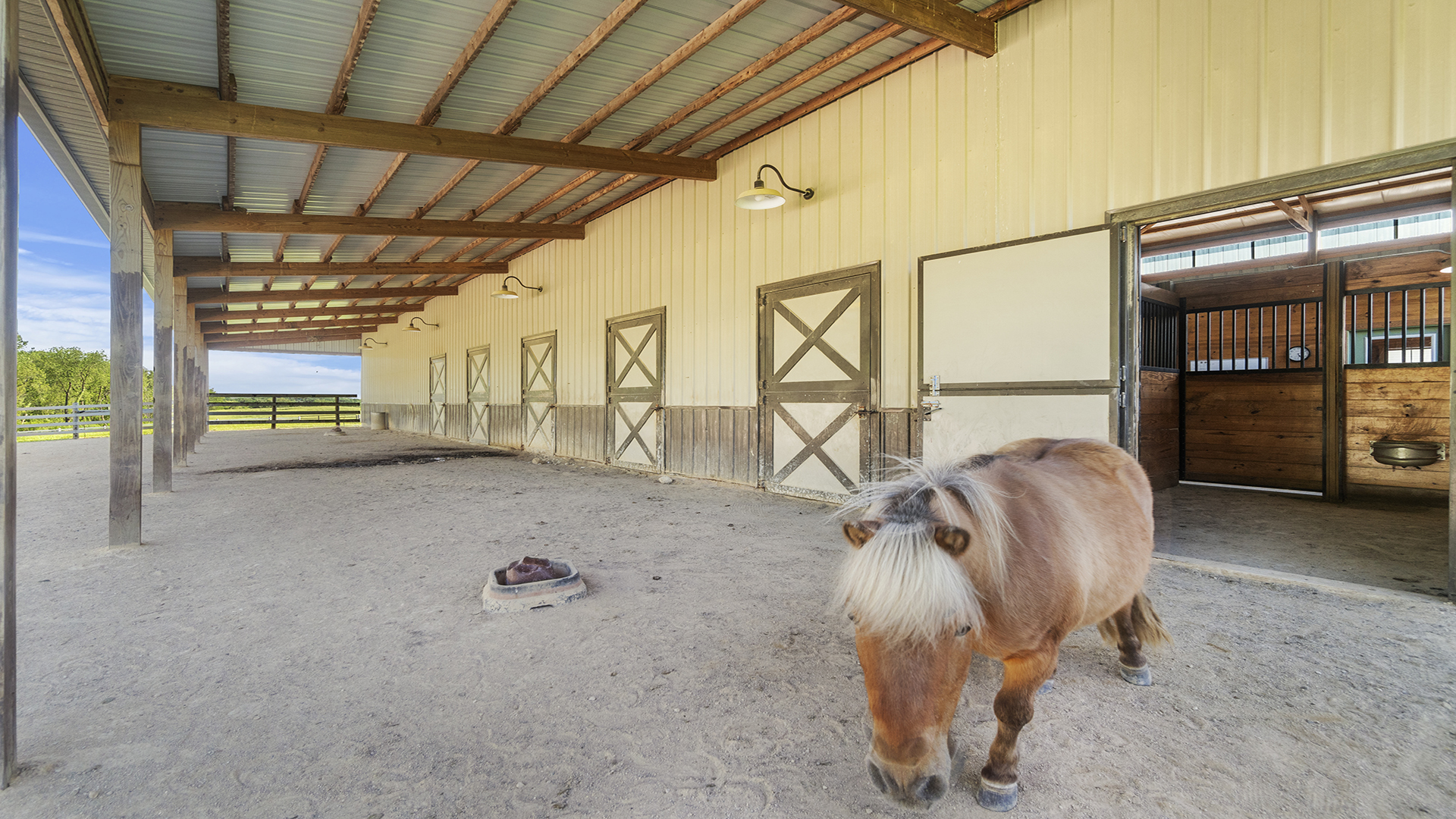 5465 West Penn Corner Road Oregon, IL 61061 - Photo 17 of 56 a room with gym equipment