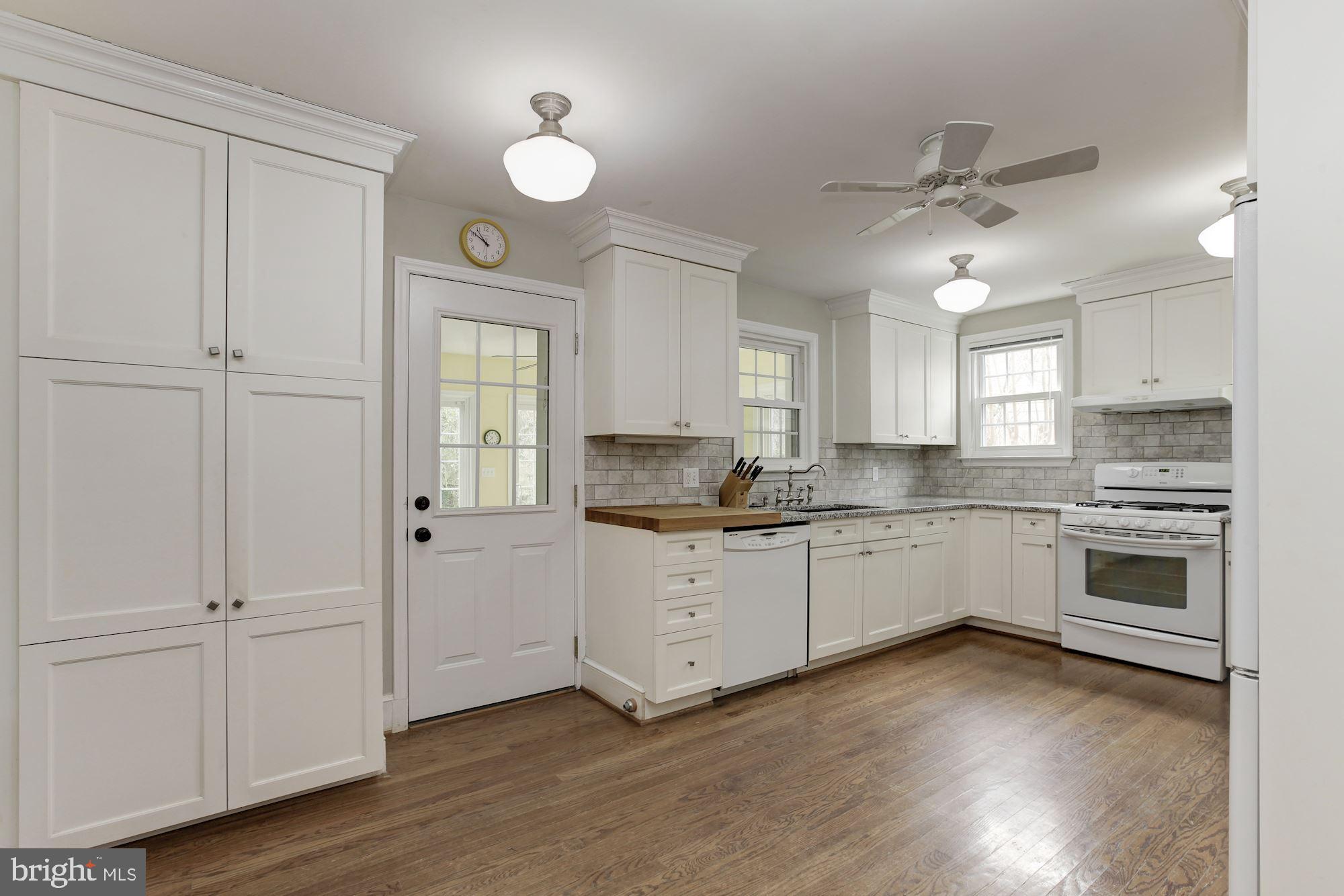 104 Normandy Drive Silver Spring, MD 20901 - Photo 5 of 28
