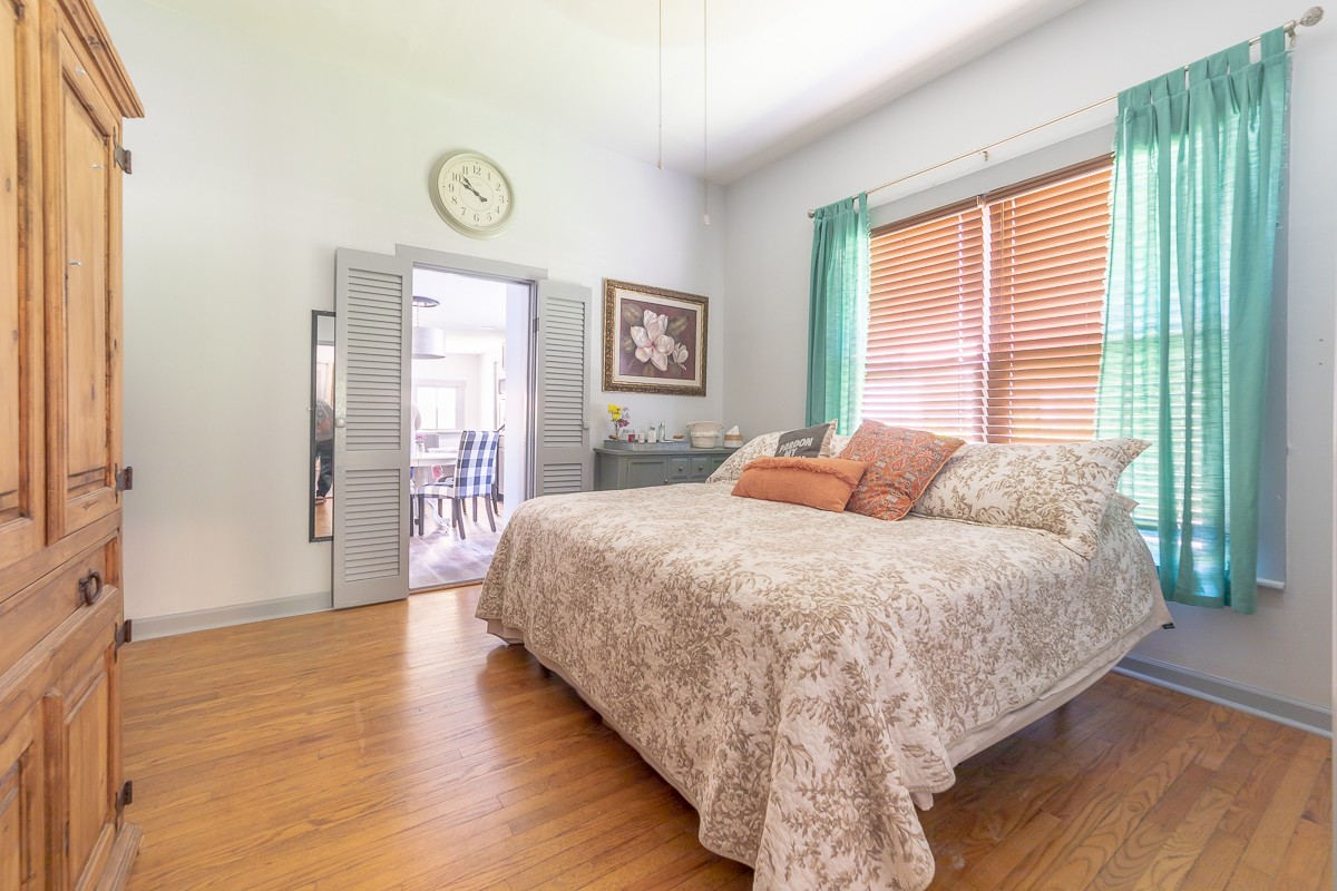409 South 11th Street Clarksville, TN 37040 - Photo 17 of 29 a bedroom with a bed and a window