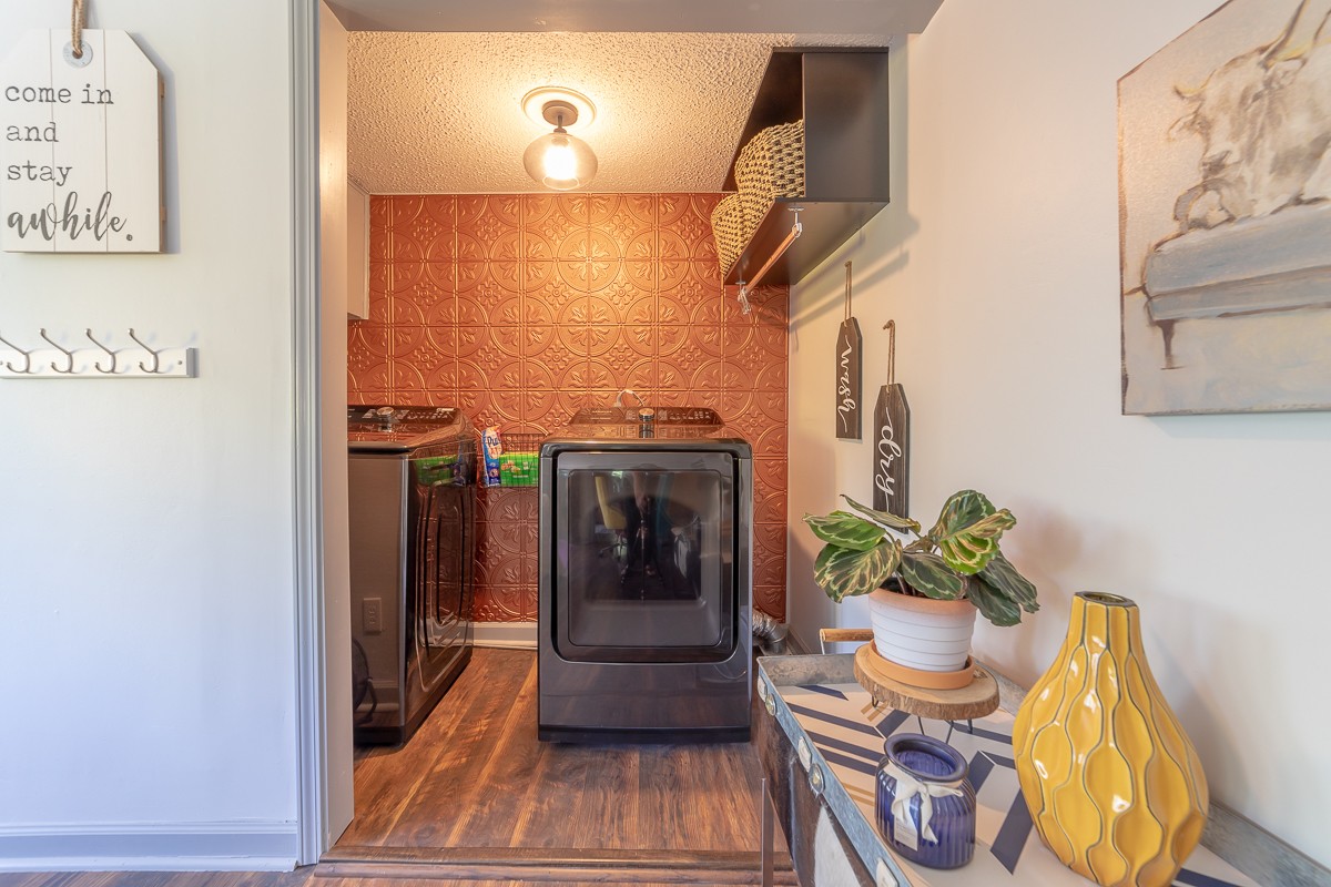 409 South 11th Street Clarksville, TN 37040 - Photo 22 of 29 a dining room with furniture and wooden floor