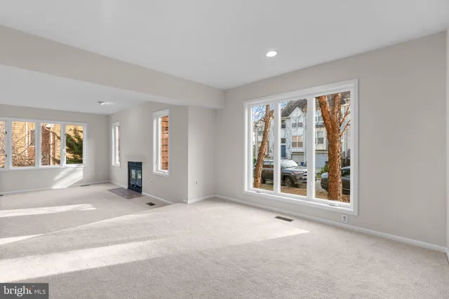 $450,000 | 9408 Clocktower Lane, Columbia, MD 21046