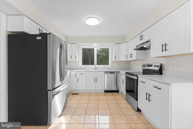 $450,000 | 9408 Clocktower Lane, Columbia, MD 21046