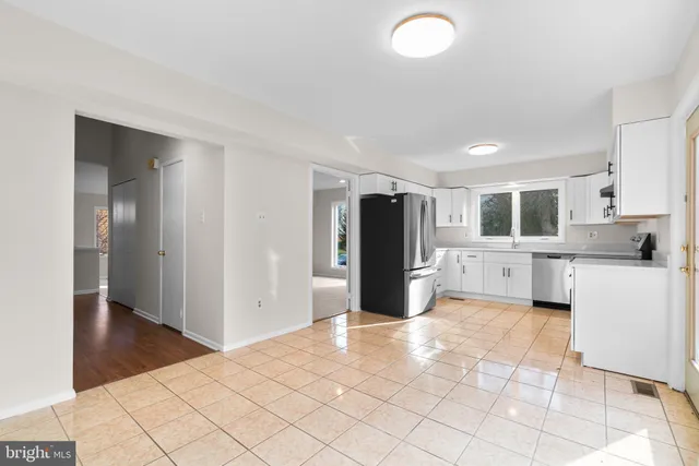 $450,000 | 9408 Clocktower Lane, Columbia, MD 21046