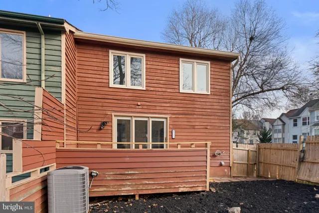 $450,000 | 9408 Clocktower Lane, Columbia, MD 21046