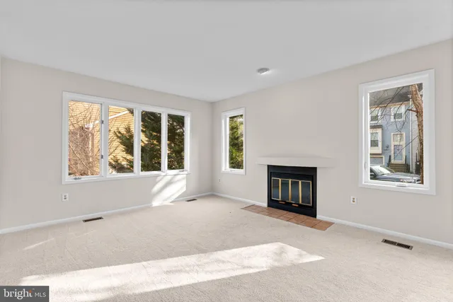 $450,000 | 9408 Clocktower Lane, Columbia, MD 21046