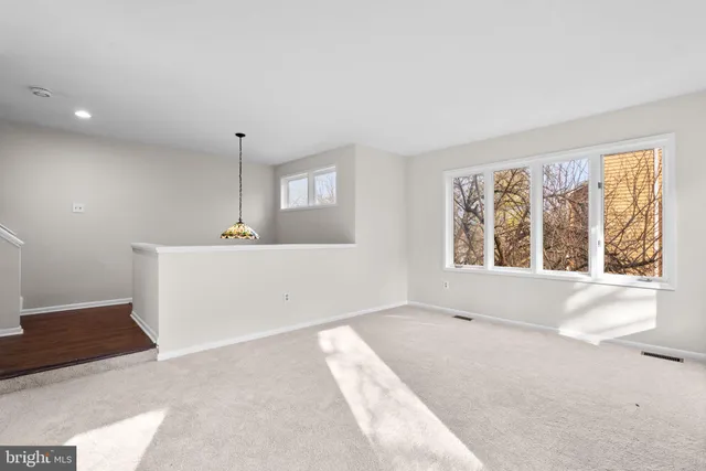 $450,000 | 9408 Clocktower Lane, Columbia, MD 21046