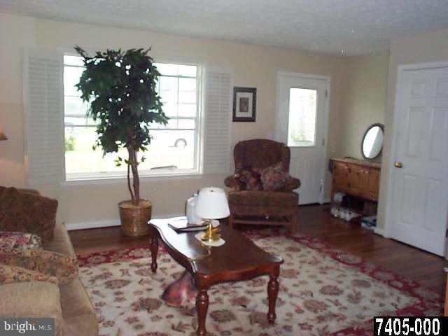 121 Meadow Road York, PA 17406 - Photo 2 of 6 Gallery Image 2