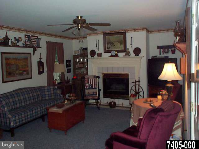 121 Meadow Road York, PA 17406 - Photo 3 of 6 Gallery Image 3