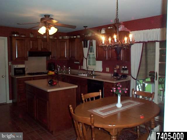 121 Meadow Road York, PA 17406 - Photo 4 of 6 Gallery Image 4