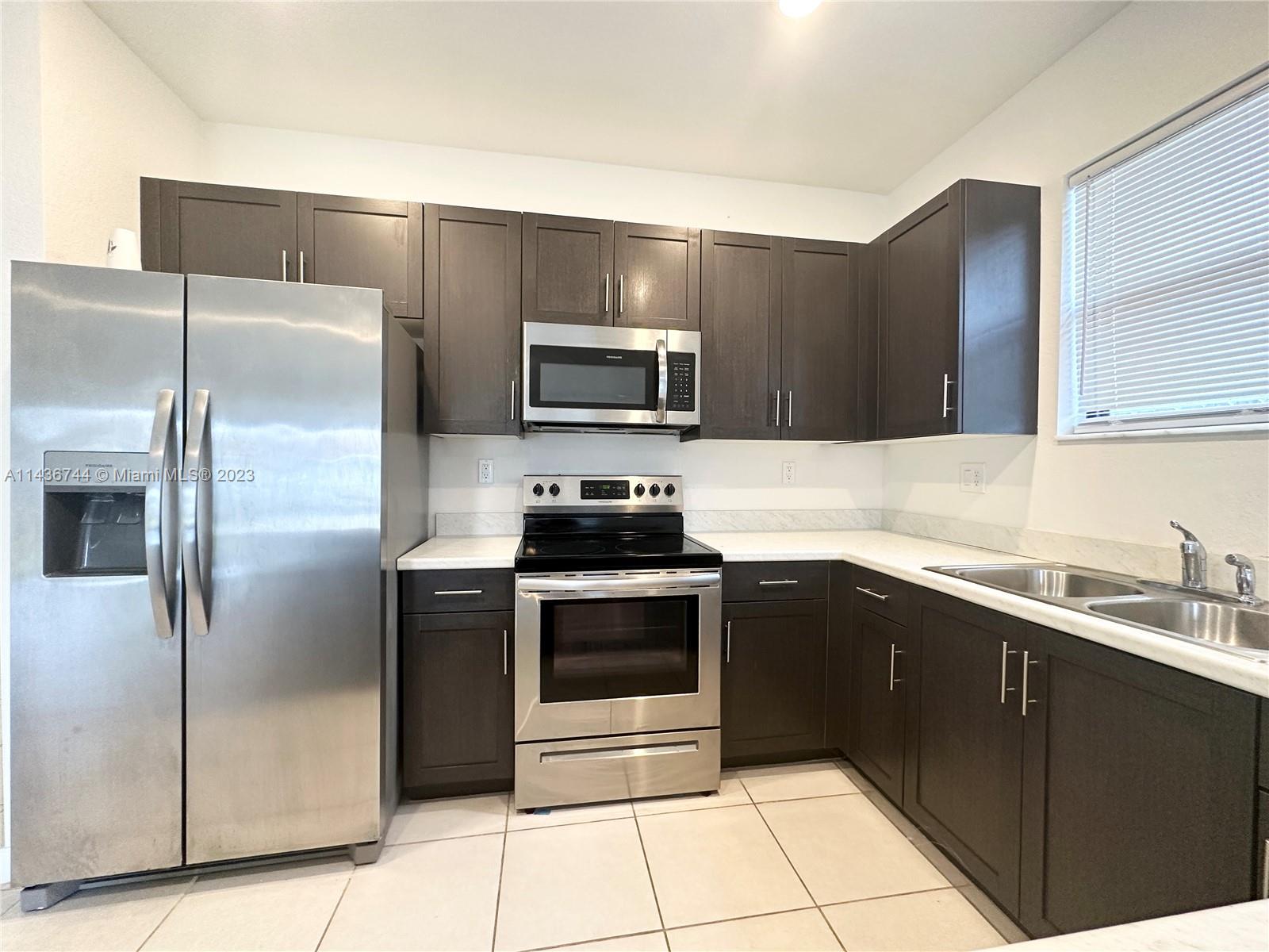 13337 Southwest 284th Street Homestead, FL 33033 - Photo 5 of 54