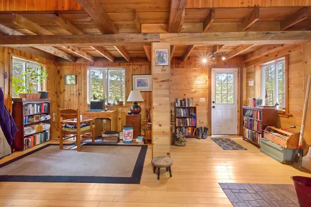 $599,000 | 1 Pioneer Lane, Howland, ME 04448