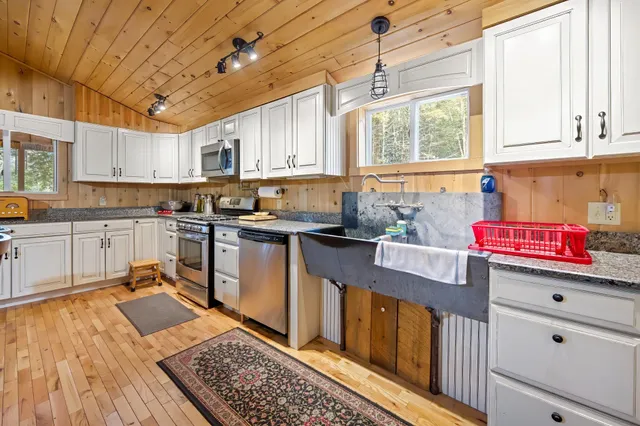 $599,000 | 1 Pioneer Lane, Howland, ME 04448