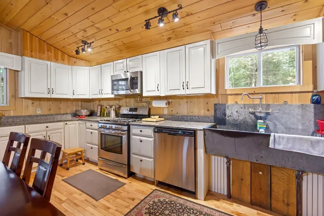 $599,000 | 1 Pioneer Lane, Howland, ME 04448