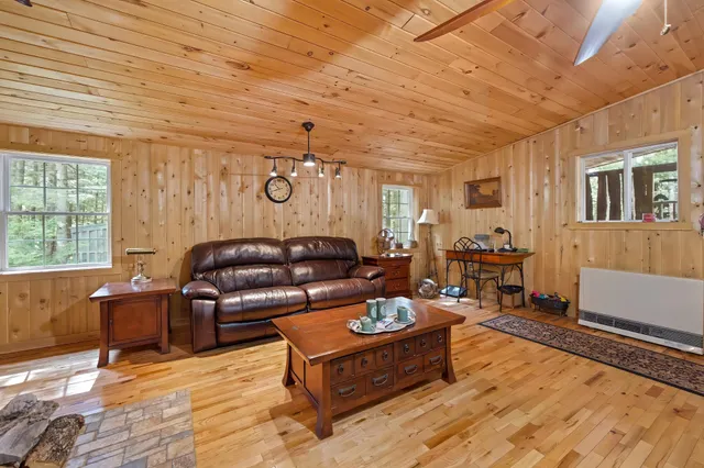 $599,000 | 1 Pioneer Lane, Howland, ME 04448