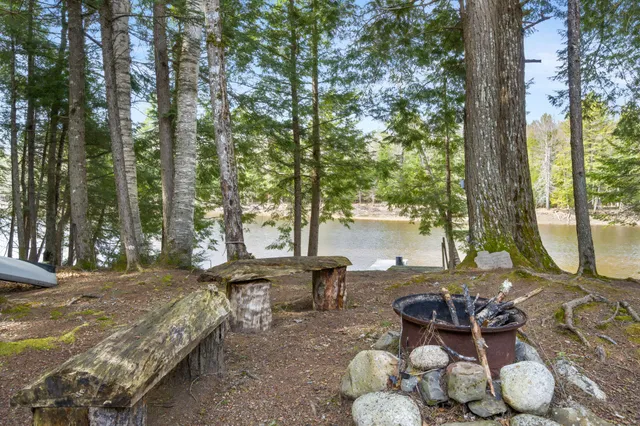 $599,000 | 1 Pioneer Lane, Howland, ME 04448