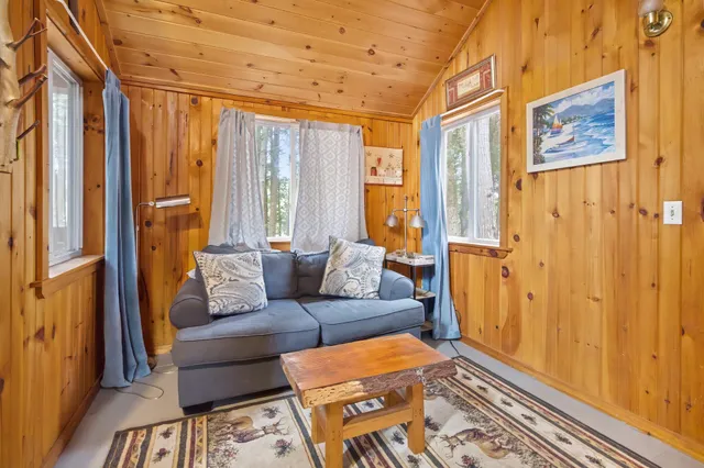 $599,000 | 1 Pioneer Lane, Howland, ME 04448