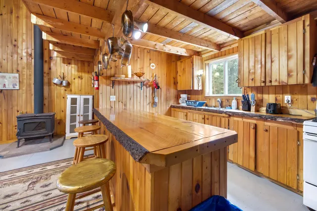 $599,000 | 1 Pioneer Lane, Howland, ME 04448