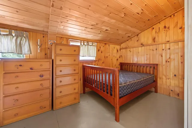 $599,000 | 1 Pioneer Lane, Howland, ME 04448