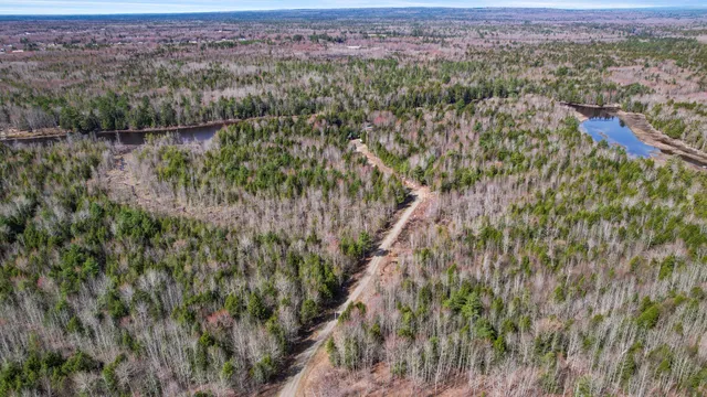 $599,000 | 1 Pioneer Lane, Howland, ME 04448