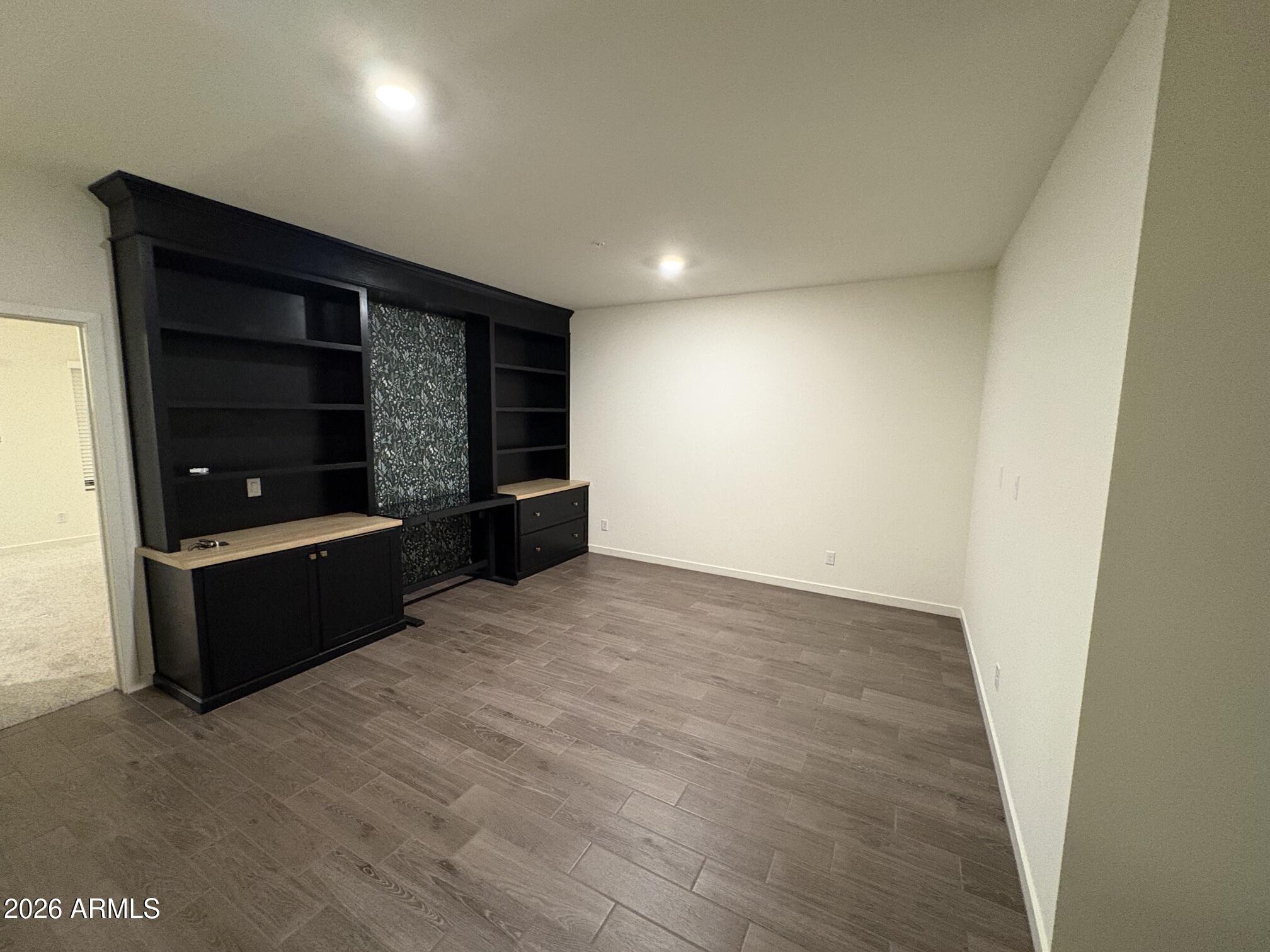 2264 West Laurie Lane Phoenix, AZ 85021 - Photo 4 of 10 image2 (2)