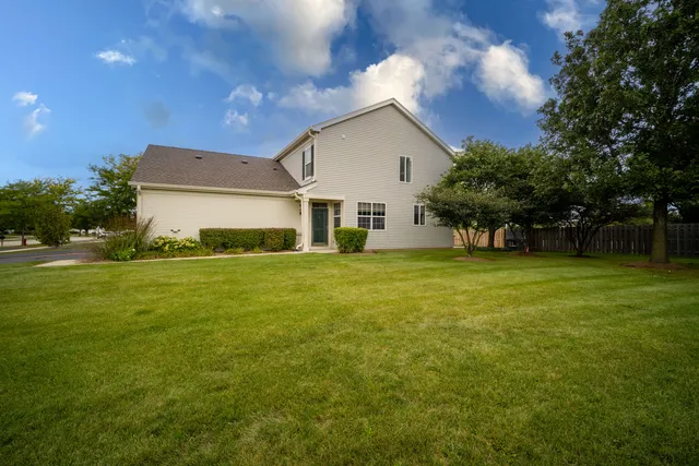 $249,900 | 530 West Kristina Lane, Round Lake, IL 60073