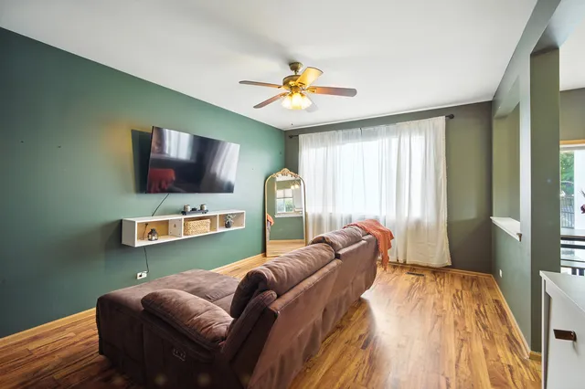 $249,900 | 530 West Kristina Lane, Round Lake, IL 60073