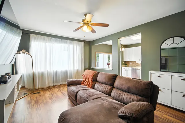 $249,900 | 530 West Kristina Lane, Round Lake, IL 60073